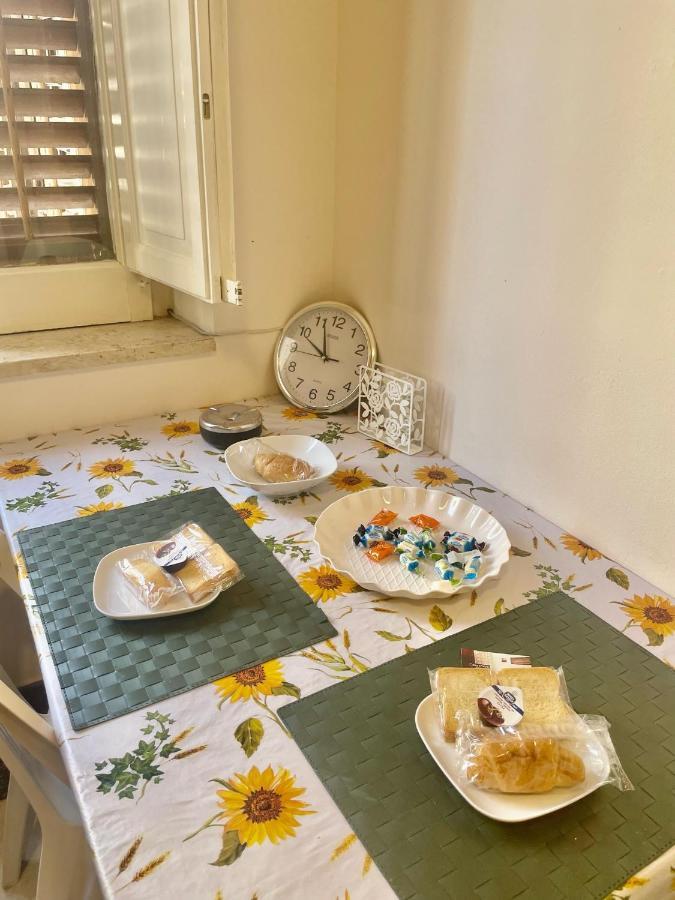 Apartament Dimora Di Maury A Due Passi Dai Trasporti E Da Ballaro Палермо Экстерьер фото