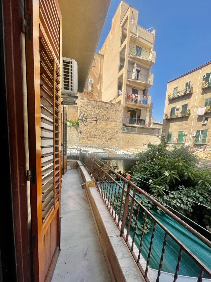 Apartament Dimora Di Maury A Due Passi Dai Trasporti E Da Ballaro Палермо Экстерьер фото