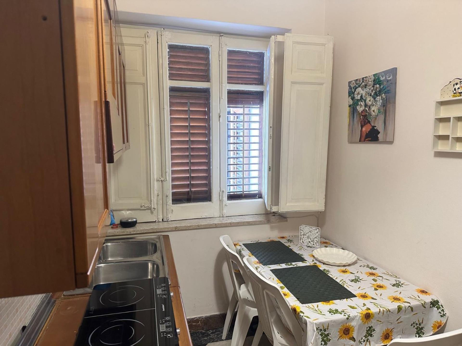 Apartament Dimora Di Maury A Due Passi Dai Trasporti E Da Ballaro Палермо Экстерьер фото
